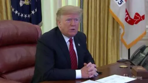 Shutdown negli Usa, Trump vuole il muro al confine con il Messico