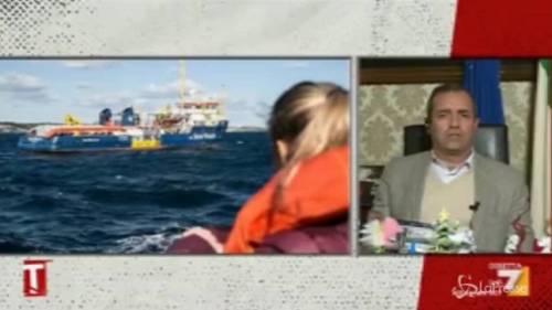 De Magistris: "Fin quando sarò sindaco il porto di Napoli rimarrà aperto"