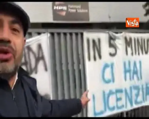 Paragone al Governo: “Noi come i Gilet Gialli? Iniziamo a stare dalla parte dei lavoratori”