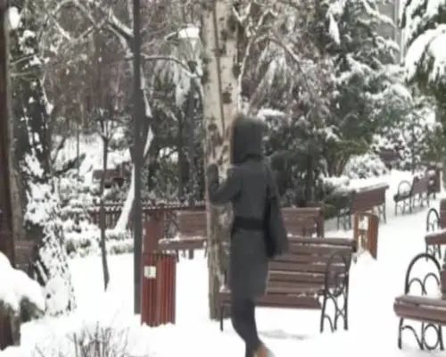 Ankara, la città si risveglia sotto la neve