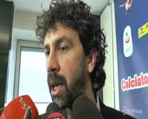 Cori razzisti, Tommasi: "Ci sono delle regole che vanno rispettate"