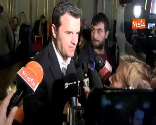 Sos ulivi italiani, Centinaio: “Disponibilità di tutte le forze politiche a trattare problema”