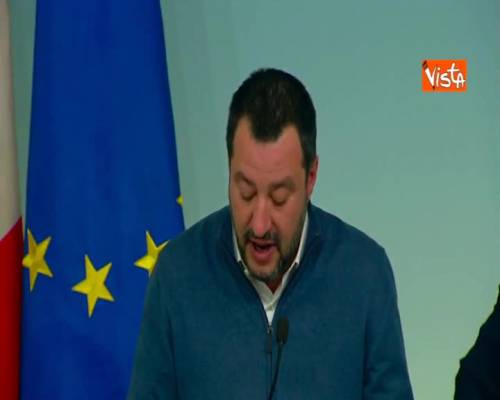 Migranti, Salvini: “Commissario Ue per migrazioni ha twittato ‘sostegno’, traete voi conclusioni”