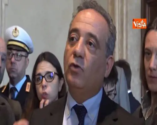 Rifiuti, proteste al consiglio straordinario al Campidoglio, lo speciale
