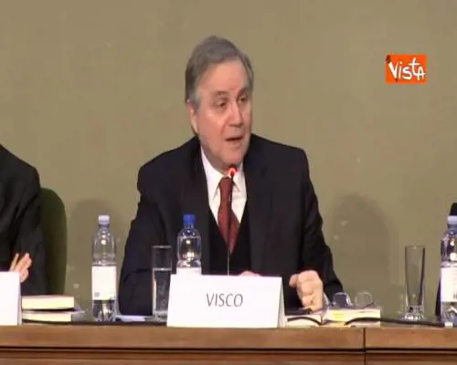 UE, Visco: “Trasformare BCE come la FED americana, non ci sono molte differenze”