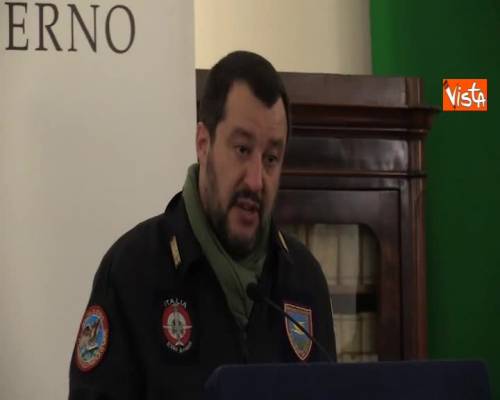 Sicurezza, Salvini: “In Campania uomini e risorse come in nessuna altra regione d’Italia”