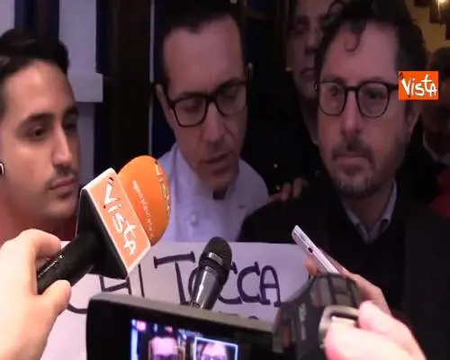 Bomba in pizzeria, Sorbillo: “Sono scioccato ma ho nuova carica per fare meglio”