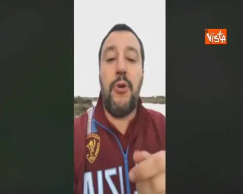 Migranti, Salvini contro le Ong: "Più ne partono più muoiono"