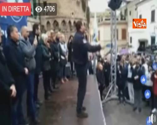 Morto durante fermo a Empoli, Salvini: "Non puoi usare le margherite se vieni aggredito”