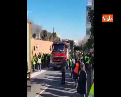 I tassisti spagnoli contro Uber, proteste in Spagna