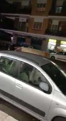 Un toro si aggira per le strade di Roma