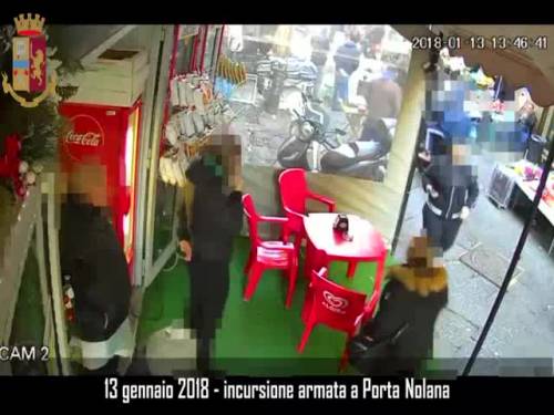Incursioni armate anche al mercato: 8 arresti a Napoli