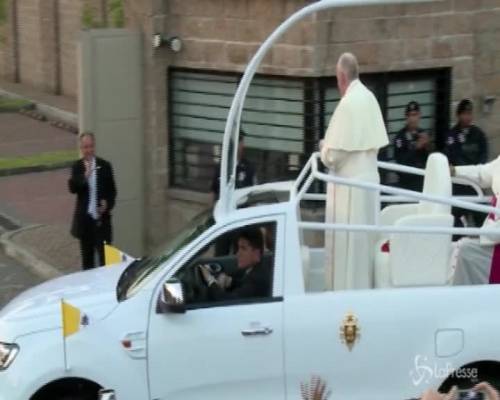 Panama, una folla immensa accoglie Papa Francesco