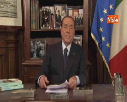 Berlusconi riprende il discorso del '94 e annuncia la sua candidatura: “L’Italia è il paese che amo”