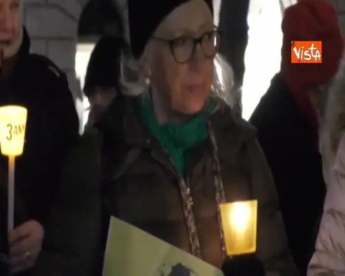La fiaccolata per Giulio Regeni ad Ancona, le immagini