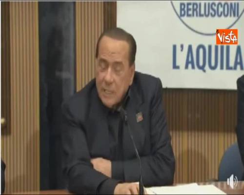 Berlusconi a L'Aquila: ''Sono commosso di essere qui''