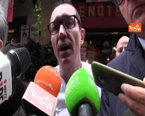 Sorbillo risponde a Selvaggia Lucarelli: “Fomenta odio hater da tastiera, l’aspetto per una pizza”