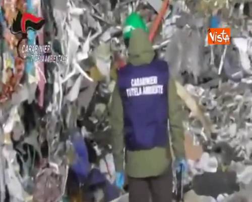 Deposito abusivo di rifiuti a Milano, maxi sequestro con 2.450 tonnellate di ‘speciali’