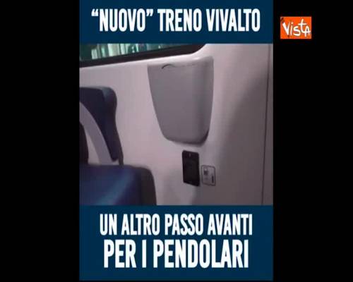 Nuovo treno Vivalto a Trenord, Toninelli su Facebook: “Un altro passo per i pendolari lombardi”