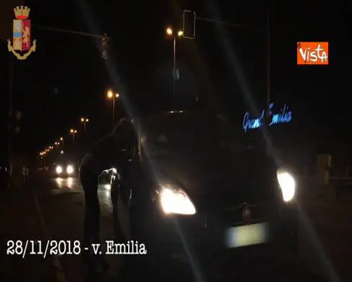 Otto rapine in due mesi tra Modena e Bologna, arrestati tre marocchini