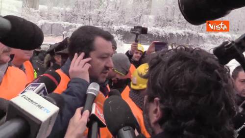  Tav, Salvini: “Se chi è contrario prende a manganellate un poliziotto è un deficiente"