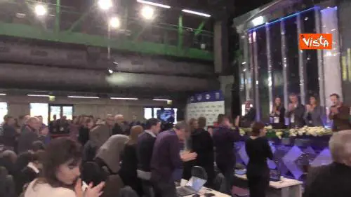 Omaggio a Fabrizio Frizzi, il lungo applauso della sala stampa dell'Ariston