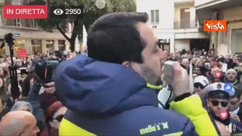 Migranti, Salvini: “Presto 8000 agenti Forze dell’Ordine assunti grazie a tagli sugli sbarchi”