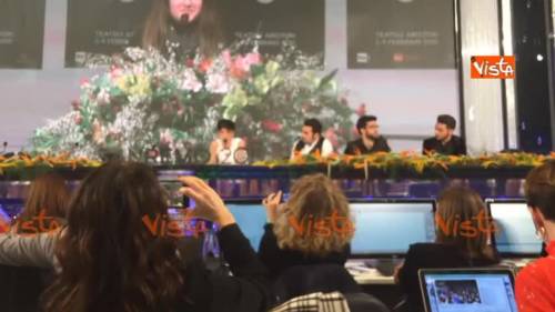 Sanremo 2019, Ultimo ai giornalisti: "Me l'avete tirata, mi sono grattato ma non è servito"