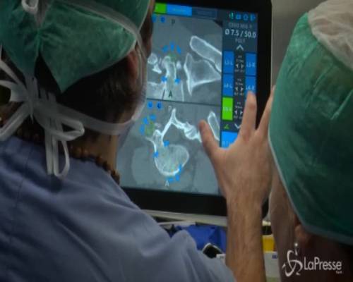 Torino, un robot per la chirurgia spinale del futuro