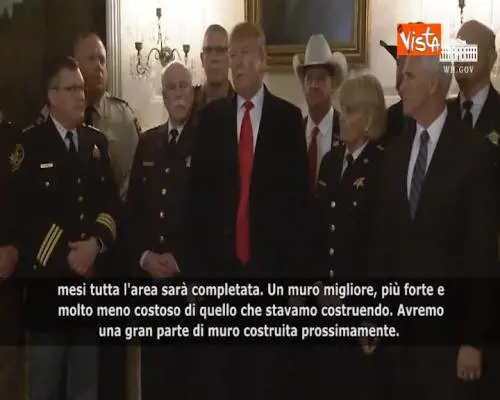Migranti, Trump va a El Paso in Texas: “Oggi cominciamo a costruire muro” SOTTOTITOLI