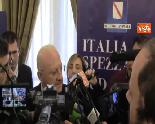 Ue, De Luca: “Solidarietà a Conte, espressione volgare da respingere come Italiani”