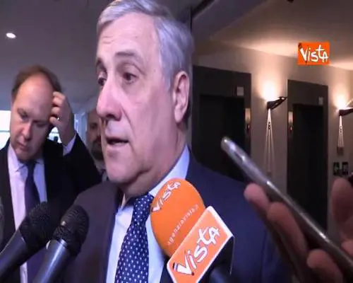 Latte, Tajani: “Vigilare su produzione pecorino romano”