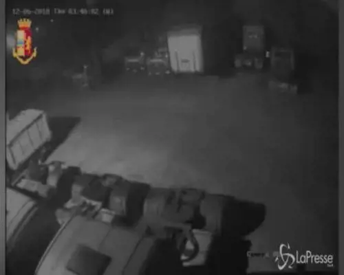Rubavano escavatori e li rivendevano in Romania, 4 arresti a Perugia