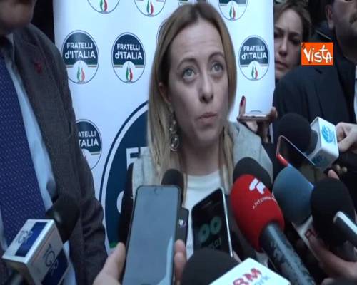 Meloni rilancia da Bari l’idea di uno schieramento compatto di centrodestra