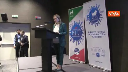 Il perfetto inglese della Meloni nel discorso alle 30 delegazioni dell’Acre
