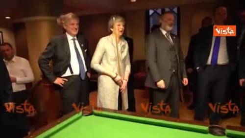 La partita a biliardo fra Giuseppe Conte e Theresa May