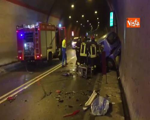 Incidente a Sanremo, scontro tra due auto in gallerie, morto uno dei due conducenti