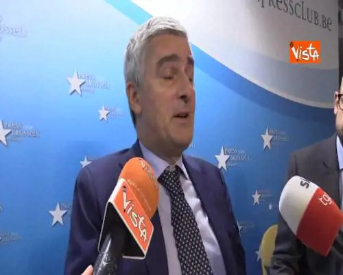  Rousseau, Buttarelli (Garante Ue privacy): “Sistema ha possibili bachi ma non si torni alla carta” 