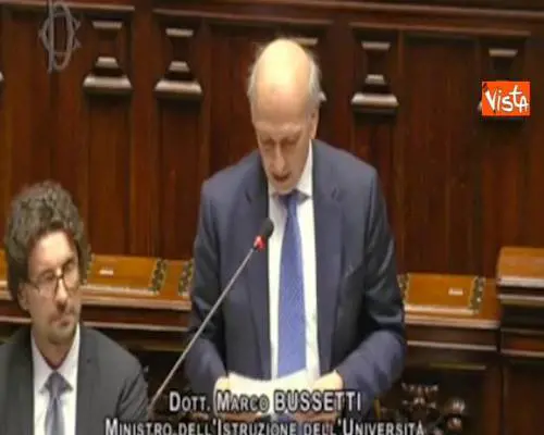 Bussetti: "La scuola non sia coinvolta in sterili strumentazioni politiche”