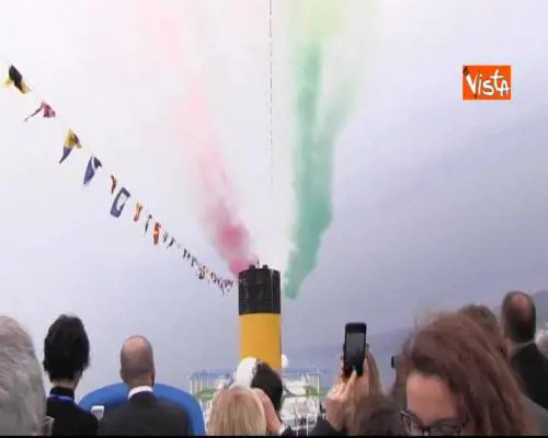 Le Frecce Tricolori nel cielo di Trieste per il battesimo di Costa Venezia