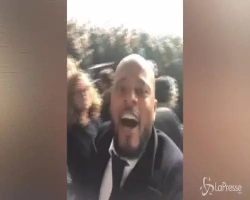 Lo United vince a Parigi, la festa in tribuna di Evra e Pogba