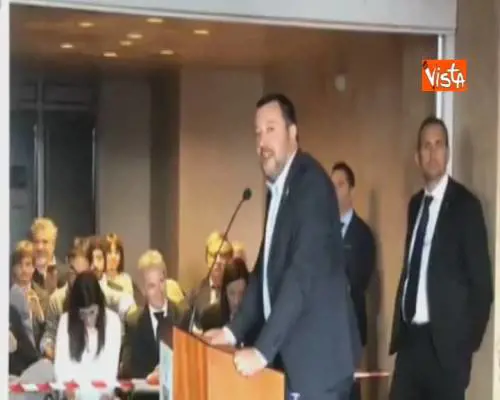 Elezioni Basilicata, Salvini: “Sconfiggere la monarchia Pittella, sarà un referendum”
