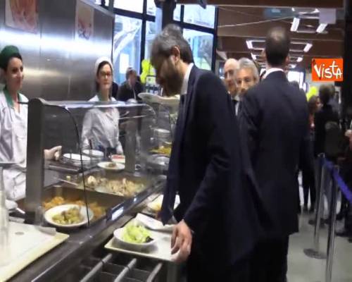 Il presidente Fico a mensa sceglie pasta e patate e pranza con studenti Campus di Fisciano