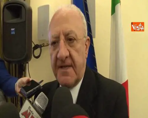 De Luca: “Nostro obiettivo è creare lavoro, non assistenzialismo”