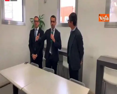 Lavoro, Di Maio: “Salario minimo non deve diventare onere per imprese”