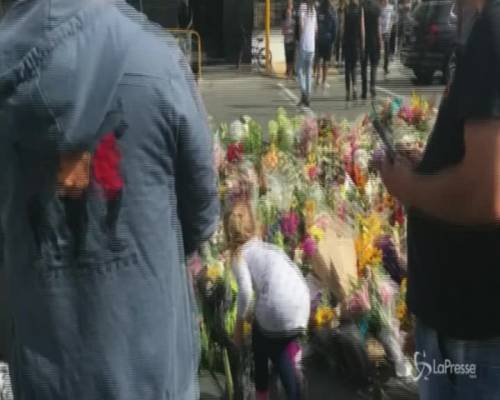 Nuova Zelanda, fiori per ricordare le vittime dell'attentato