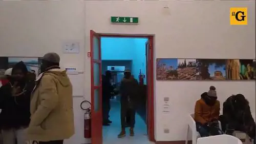Senegalesi contro migranti irregolari 