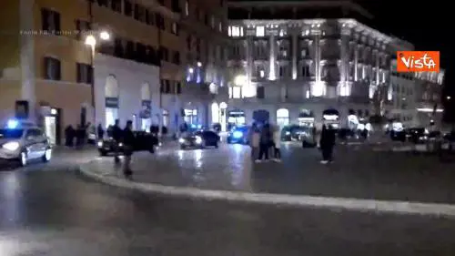 Xi Jinping arriva a Roma, la lunga carovana del presidente passa a piazza Barberini