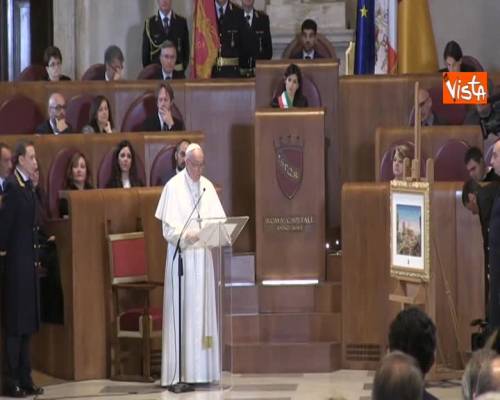 Papa Francesco: “Roma non si degradi”