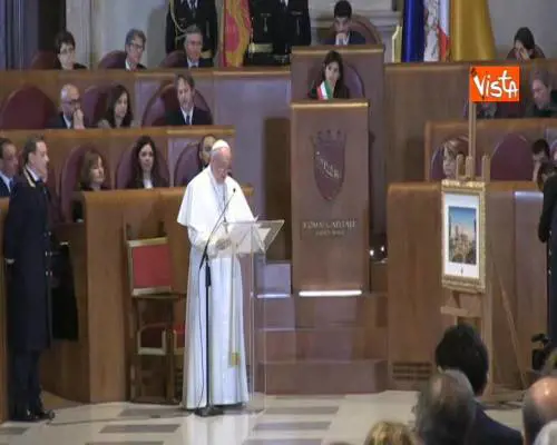 Papa Francesco in Campidoglio: “Dotare lal capitale di leggi e risorse adeguate”